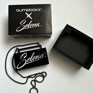 Bumpboxx x Selena Black Speaker